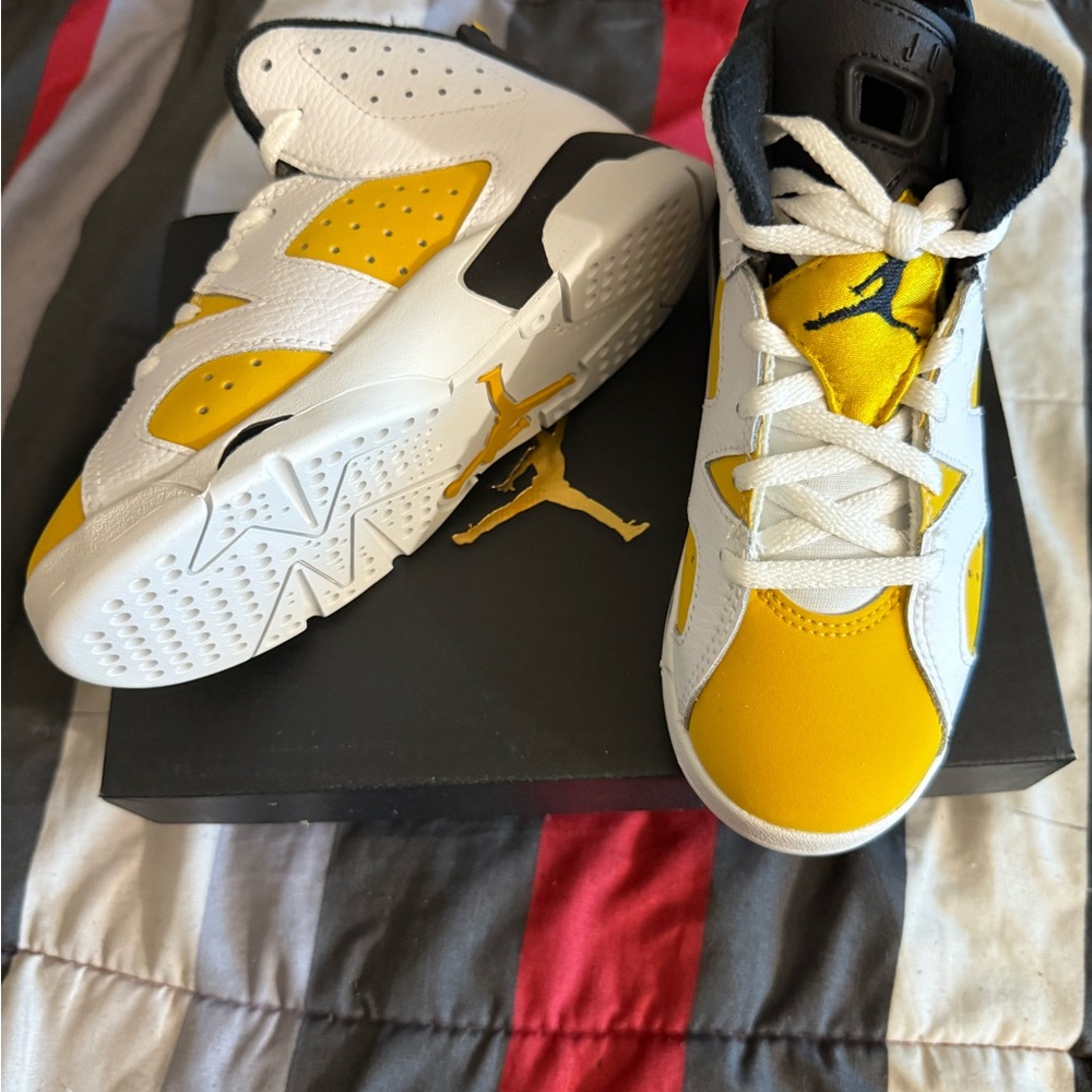 Jordan Kids' Yellow and White Sneakers